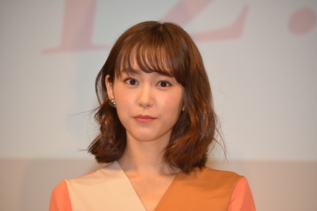 桐谷美玲のドレス姿がガリガリすぎる 水着姿もガリガリであった Leoのやじ馬日記